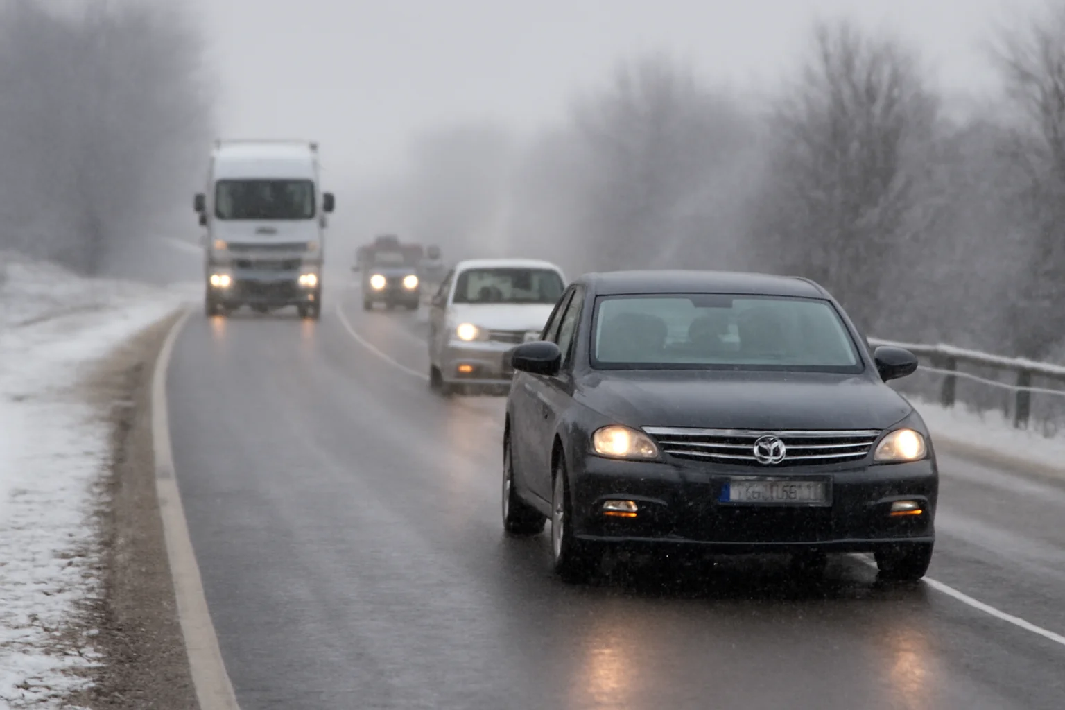 Trafic rutier în Braila: Drumurile județene rămân deschise, dar condițiile de iarnă persistă