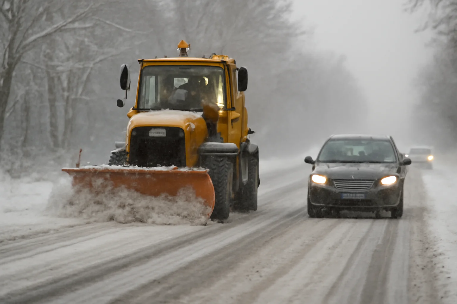 Trafic rutier în condiții de iarnă pe drumurile județene din Brăila, anunță Consiliul Județean